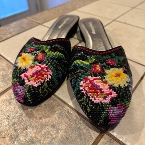 NWT Nyona Heritage Beaded Shoes